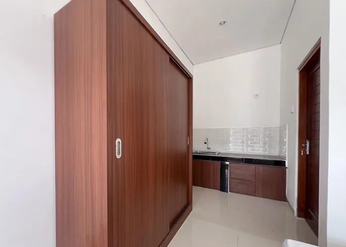 Urbanview Tegal Jinah Pensión